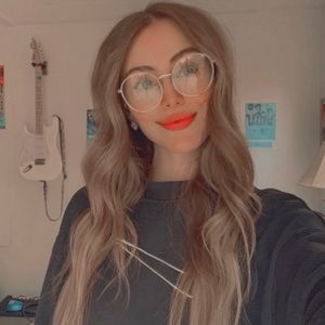 Meet your Posher, Hailey